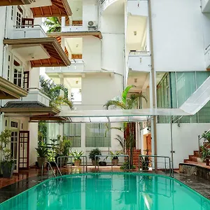 Hotel Oak Ray Serene Garden Kandy